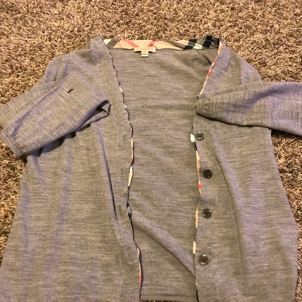 Burberry size L gray sweater DOES HAVE HOLE IN IT